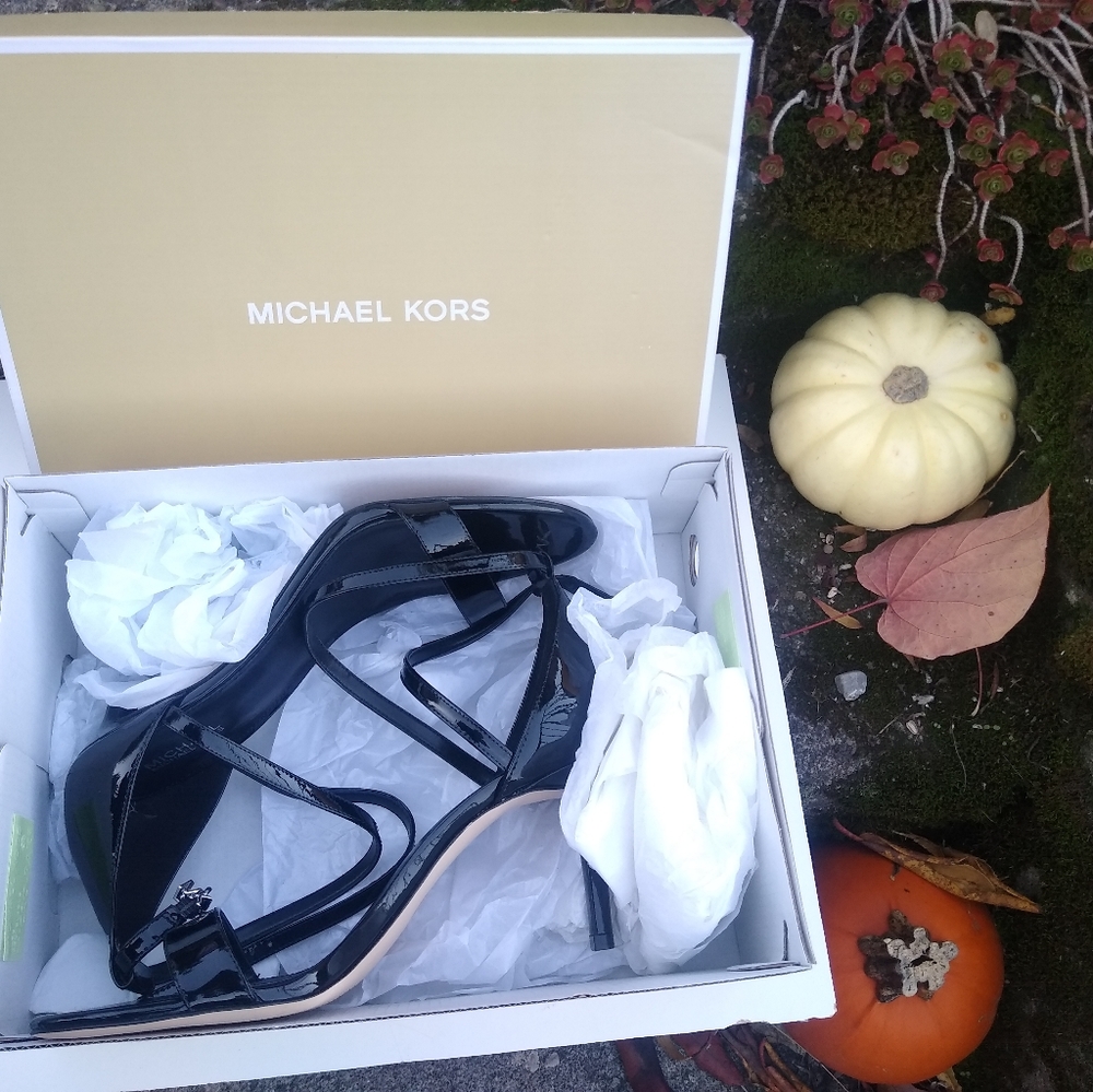 Michael Kors Patent Leather Sexy Christmas Sandals - Picture 2 of 12